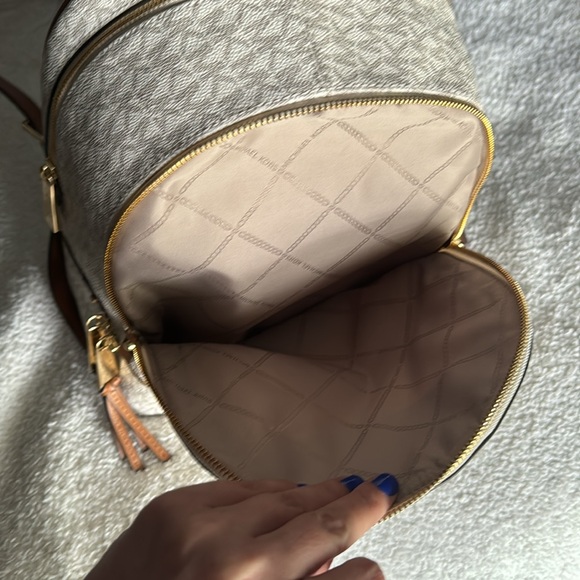 Micheal Kors Reya Backpack - Picture 4 of 6